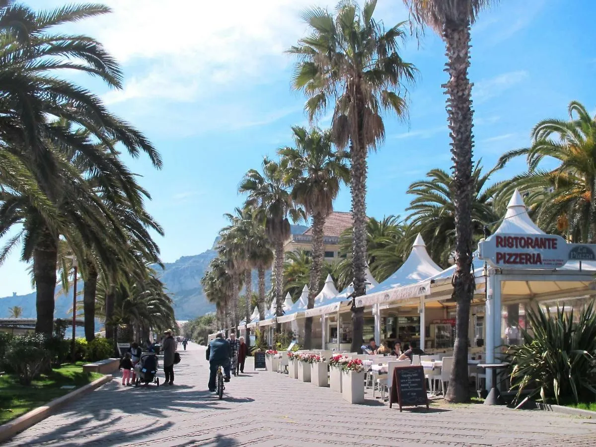 Casa vacanze ;Chaletsemi Di Crescita 295S Hotel Calice Ligure Italia